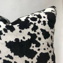 Black Off White Velvet Throw Pillow Cover , Cow Pattern Euro Sham Lumbar Texture Pillowcase Designer Cushion 14x20 24x24 Case - thumbnail 2