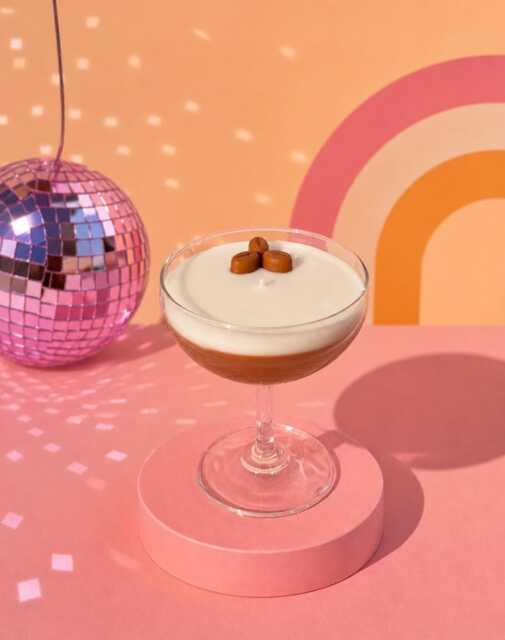 Espresso Martini Candle in Coupe Glass, Roasted Scent - image 1
