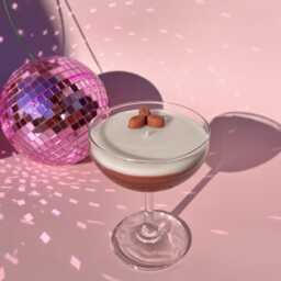 Espresso Martini Candle in Coupe Glass, Roasted Scent - thumbnail 2