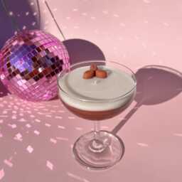 Espresso Martini Candle in Coupe Glass, Roasted Scent - thumbnail 3