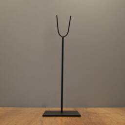 "20"" High Metal Display ""V"" Style Stand For Tribal Masks & Other Art Objects - 6x6" - thumbnail 2