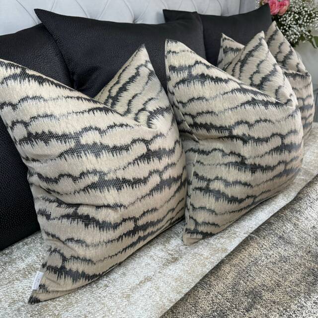 Brown Mink Cushion Cover, Pillow Throw Decorative For Sofa, Bed, Made in Uk/Worldwide Shipping Torrent - image 1