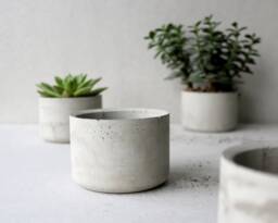 Minimalist Round Concrete Planter - Handmade Succulent Pot - thumbnail 1