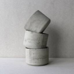 Minimalist Round Concrete Planter - Handmade Succulent Pot - thumbnail 4
