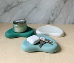 Vibrant Concrete Soap Dish Modern Bathroom Decor, Organic Shape Trinket Tray, Eco-Friendly Accessory - thumbnail 1