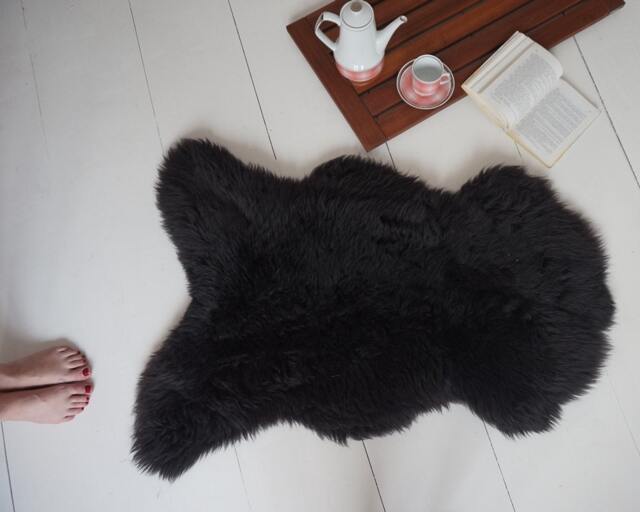 "Big Sheepskin L Black Throw Genuine Leather Sheep Skin Decorative Rug Brown 44 ""x 26" - image 1