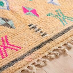Authentic Boujaad Rug, Yellow Moroccan Rug 6x9 Ft - thumbnail 4