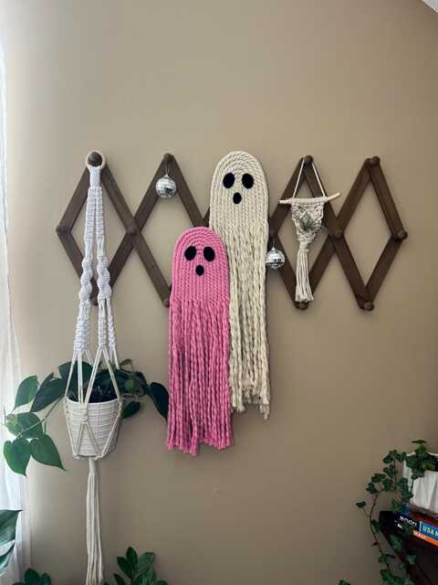 Macrame Ghost Wall Hanging - Halloween Art Trendy Decor Pink Boho Spooky Season - image 1