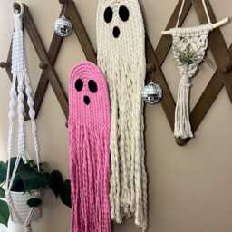 Macrame Ghost Wall Hanging - Halloween Art Trendy Decor Pink Boho Spooky Season - thumbnail 3