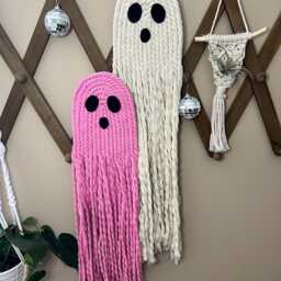 Macrame Ghost Wall Hanging - Halloween Art Trendy Decor Pink Boho Spooky Season - thumbnail 2