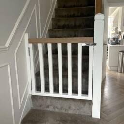 Oak Top Stair Gate - thumbnail 2