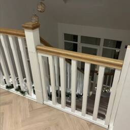 Oak Top Stair Gate - thumbnail 3