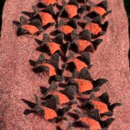 Felt Wall Hanging Lamb Wool & Viscose Home Decor With Driftwood - thumbnail 4