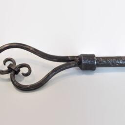 Wrought Iron Curtain Rod With Hammered Scrolls, 3/4 - thumbnail 3