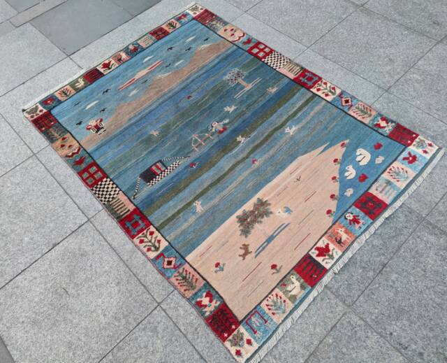 "Animal Design Kilim Rug 4'5""x3'5" - image 1