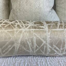 "Naomi Luxury Textured Champagne Cream 16"" X 6" - thumbnail 2