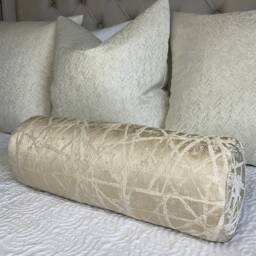 "Naomi Luxury Textured Champagne Cream 16"" X 6" - thumbnail 1