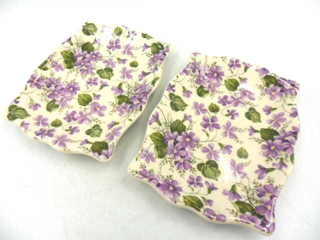 A Pair Of Soap Dishes in Ditsy Violet Design - image 1