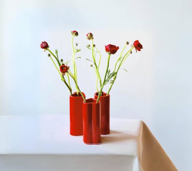 Set Of 3 Red Ceramic Heart Bud Vases - Romantic Table Decor, Small Vases For Single Stem Flowers - image 1