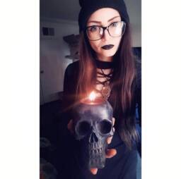 Large Skull Candle - thumbnail 1
