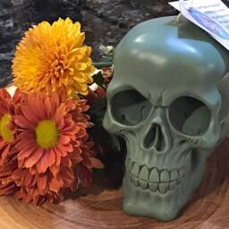Large Skull Candle - thumbnail 2