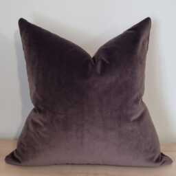 Designers Guild Varese Lambusa Pimento & Omega Velvet Cushion Cover 50x50 cm - thumbnail 3