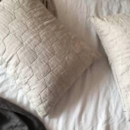 Quilted Linen Pillowcases - Set Of 2 Stonewashed Flax With Zipper - thumbnail 2