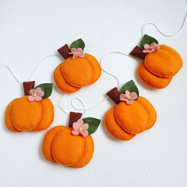 Pumpkin Halloween Felt Garland, Fall Autumn Thanksgiving Decor, Wall Decoration, Kids Room Decor - image 1