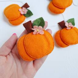 Felt Pumpkin Garland, Halloween Fall Decor - thumbnail 4
