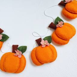 Pumpkin Halloween Felt Garland, Fall Autumn Thanksgiving Decor, Wall Decoration, Kids Room Decor - thumbnail 3