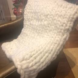 Chunky Knit Blanket, Arm Super Soft, Warm & Cozy Home Decor, Puffy, Fluffy - thumbnail 3
