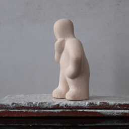 Interest - Expressive Ceramic Figurine For Sandplay & Counseling - thumbnail 3
