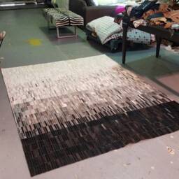 Cowhide Patchwork Rug Amazing 6' X 8' - thumbnail 3
