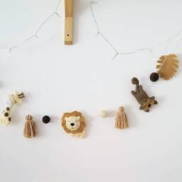 Safari Felt Animal Garland Lion, Giraffe, Monkey Nursery Decor - thumbnail 4