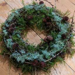Fresh Moss Lichens & Larch Branches Wreath, Winter Wreath, Forest Wedding Front Door Outdoor Christmas Natural Wre - thumbnail 2