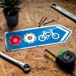 Way Of The Roses Ncr Metal Signs - Worn/Clean Look Cycle Route Sustrans Touring Path Arrow Left Or Right - thumbnail 1