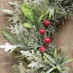 Snowy Red Berry & Robin Christmas Wreath, Wall, Door - thumbnail 3