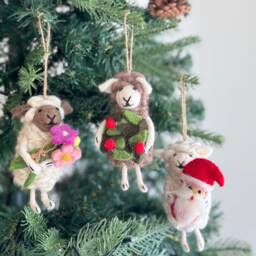 Felt Sheep Holding Flowers Ornament, Christmas Jute Thread String, Biodegradable, Tree Hanging Decorations, Fair Trade Ornament - thumbnail 2