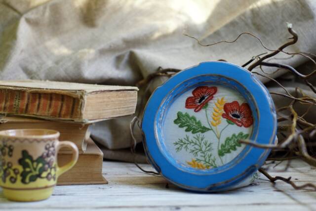"Round Picture Frame, Vintage Finish Wooden Photo Wall Decor Farmhouse Round Handmade Frame ""Brugge" - image 1