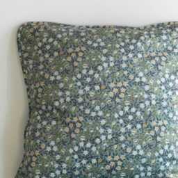 Velvet William Morris Cushion Cover Floral Clover Field, Eclectic Style - thumbnail 3