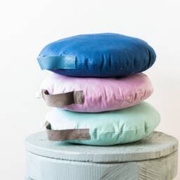 Portable Children's Pillow With Handle in Eco-Leather White, Pink, Light Blue, Mustard, Aqua Green & Mauve - thumbnail 2