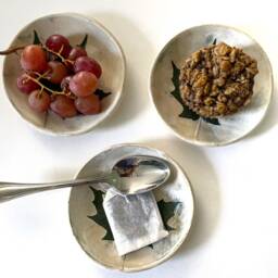 Handcrafted Maple Leaf Ceramic Dish Botanical Soap/Jewelry Plate - thumbnail 4