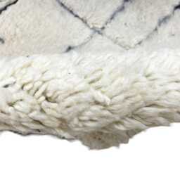 Handwoven Beni Ourain Rug Moroccan Sheep Wool Rug With Geometric Design - thumbnail 4