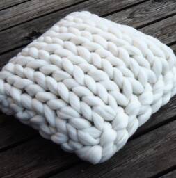 Knit Decorative Pillow, Chunky Yarn Knitted Organic Wool Home Decor - thumbnail 1