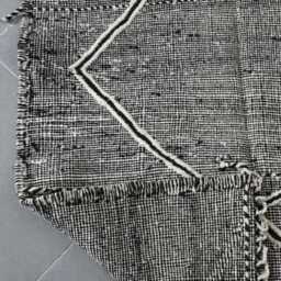 Handmade Moroccan Rug Black & White Berber Diamond Wool Flatweave - thumbnail 4