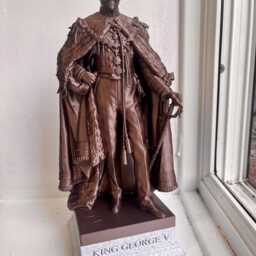 George V Historical Royal Collectible Statue - thumbnail 4