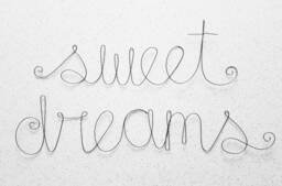 Sweet Dreams Wire Word Wall Hanging Art - thumbnail 1