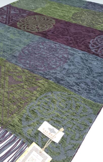 Calzeat Made in Scotland Jacquard Woven Celtic Knot Nightshade Throw - image 1