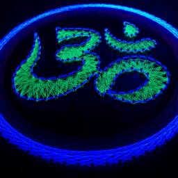 Uv String Art Psychedelic ??? Om , 30x30cm/11.8 Inches Handmade Wall Art, 3D, Black Light, Home Decor, Wall Hanging, Yoga Art, Thread &nails - thumbnail 4