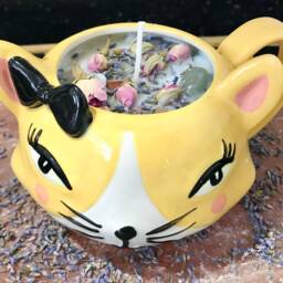 Candle Lavender Scented Soy in A Ceramic Yellow Cat Mug - thumbnail 3